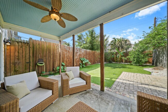 Building Photo - 513 W 22nd St