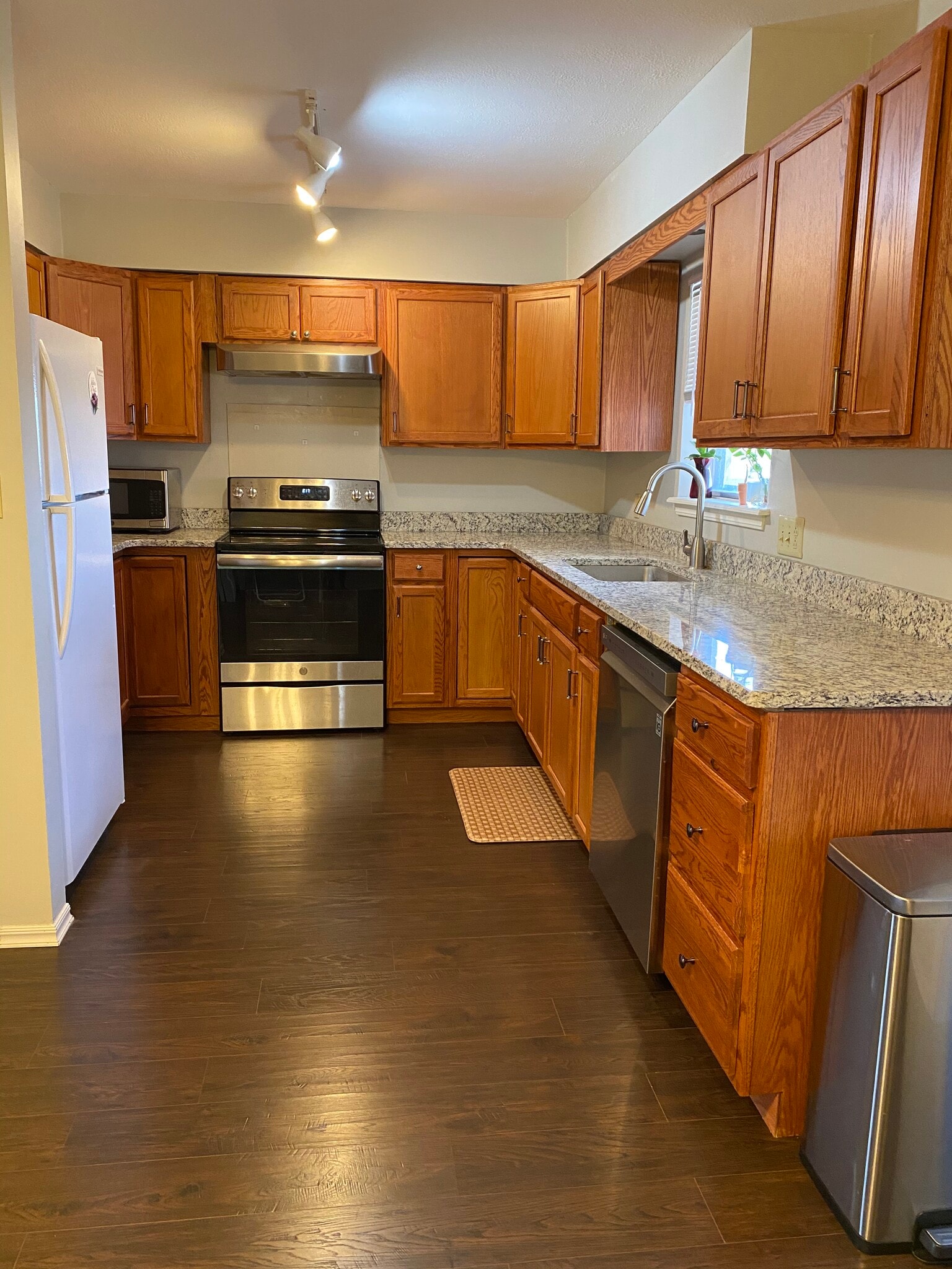 kitchen remodeled - 2314 Indian Dr