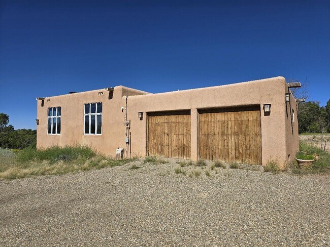 Building Photo - 8 Ute Ln