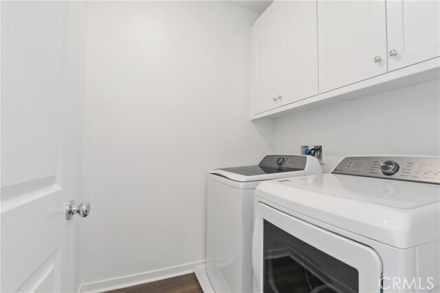 Building Photo - 960 N Tangent Privado