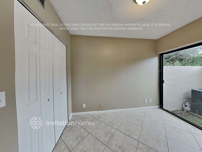 Building Photo - 4430 SW 70th Terrace