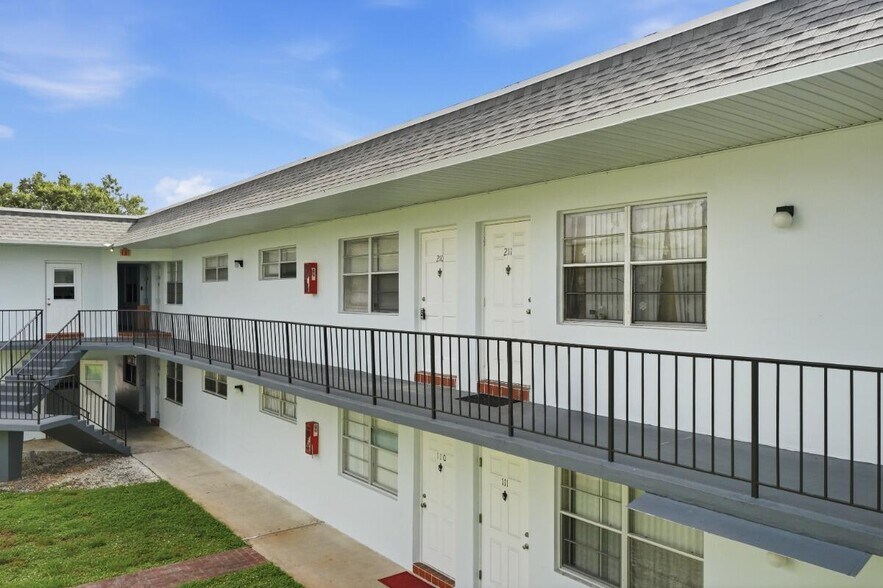 Building Photo - 6191 SW 37th St