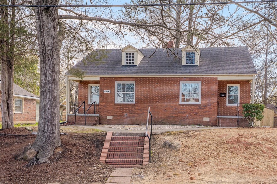 Primary Photo - 1008 Alma St