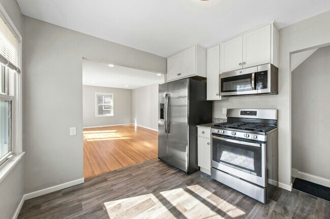 Building Photo - 6520 Stevens Ave