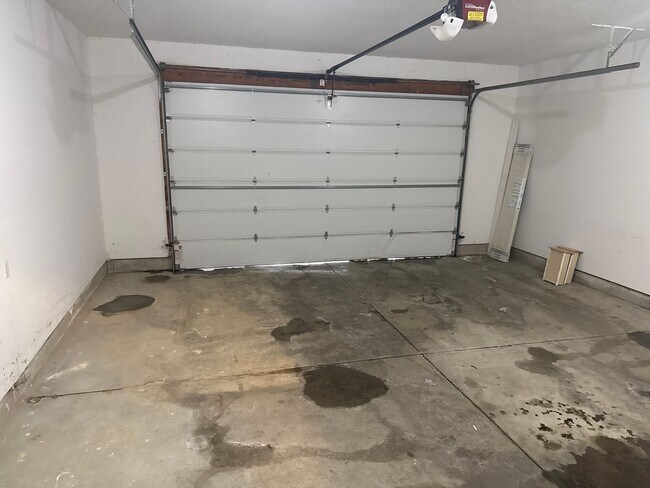 Building Photo - 620 Garvey Ln