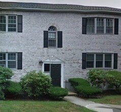 Building Photo - 11 Lake Shore Ct