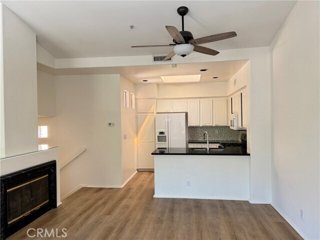 Building Photo - 2701 Dunstan Dr