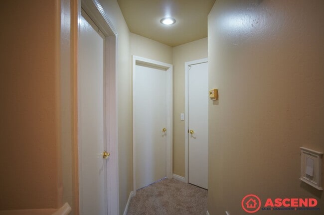 Building Photo - Charming 3-Bedroom Home!