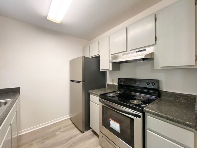 Building Photo - Campus Edge #201