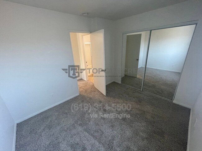 Building Photo - 1182 Holly Ave