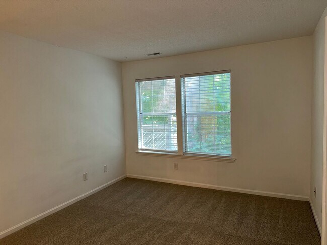 Building Photo - T.R. Lawing Realty Property