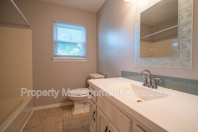 Building Photo - 912 Mountain Gap Rd SE