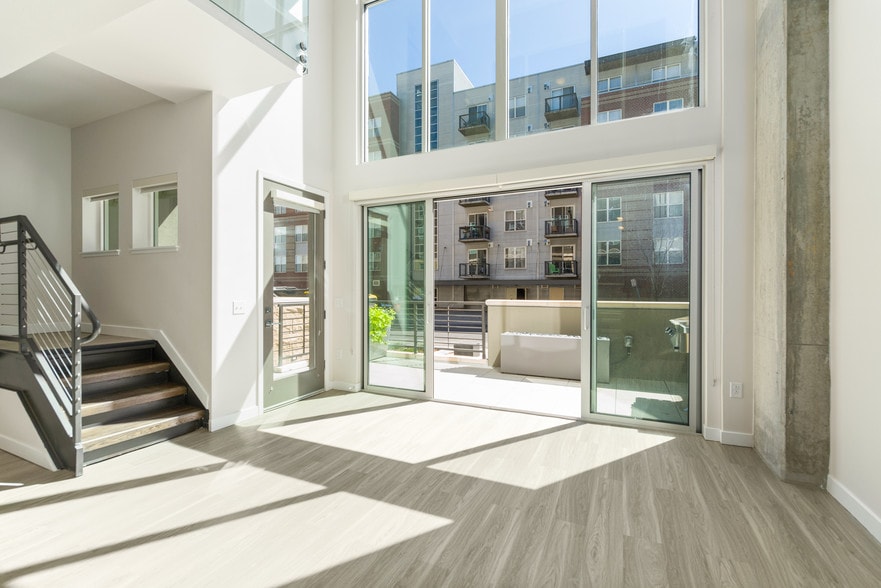 Building Photo - Canvas on Blake