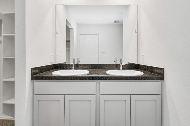 Building Photo - 5315 Castlebury Meadows Dr