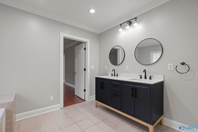 Building Photo - 1518 Beirne Ave NE