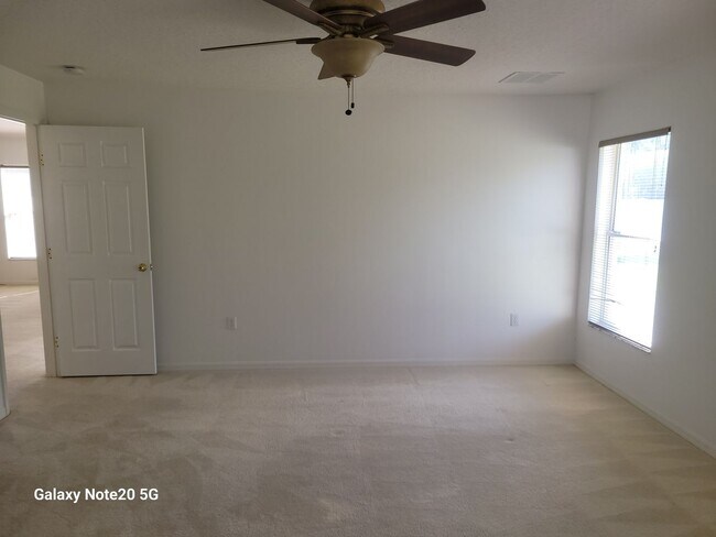 Building Photo - FOR RENT!! CHARMING AND COZY 3 BEDROOM 2 B...
