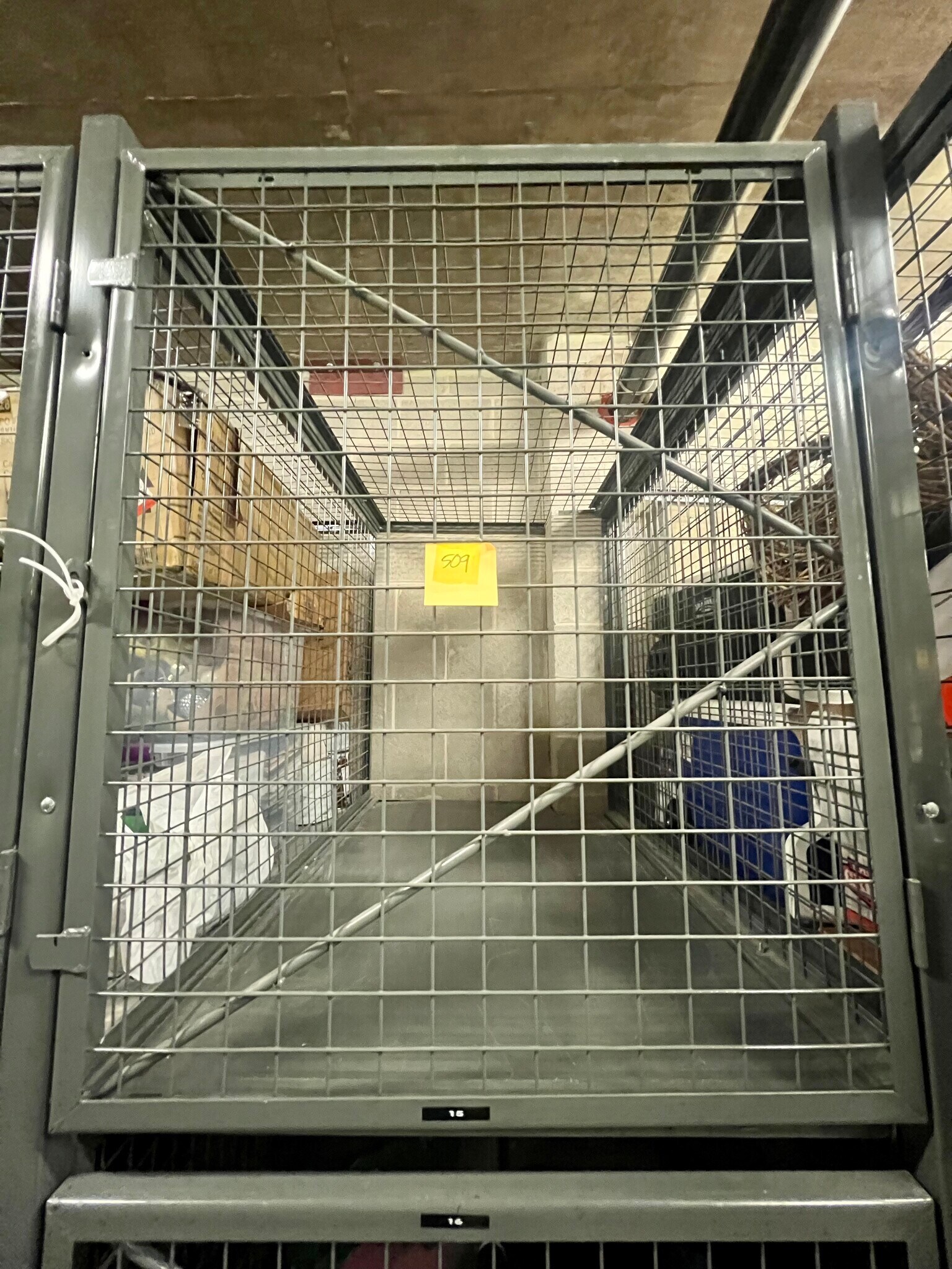 Building Photo - 321 S Sangamon St