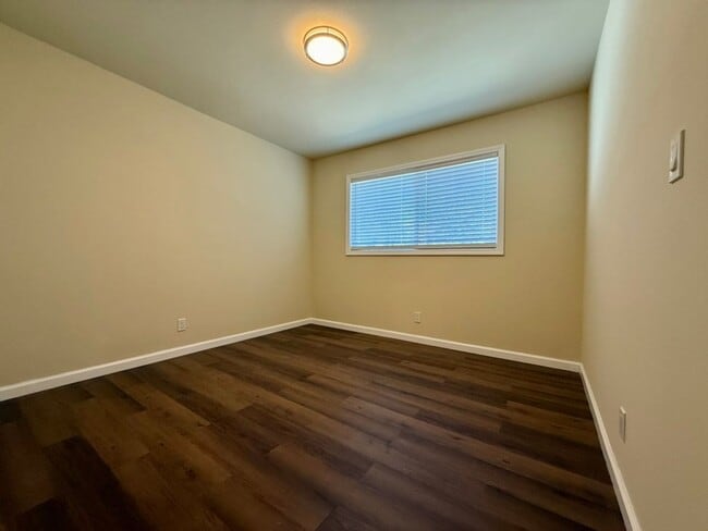 Building Photo - Beautiful, Completely Remodeled 4 Bed 2.5 Bath Fremont Home - Huge Bonus Room