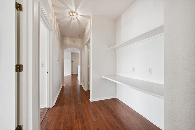 Building Photo - 3 Bedroom Condo in Aurora