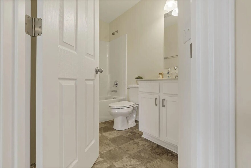 Building Photo - 111 Coyote Willow Dr