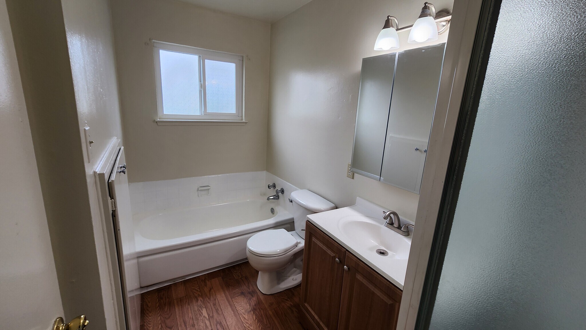 Building Photo - 4061 Park Center Ln