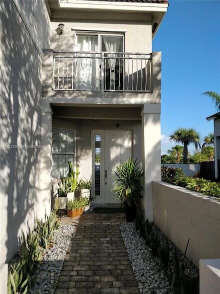 Building Photo - 8041 NW 114th Pl