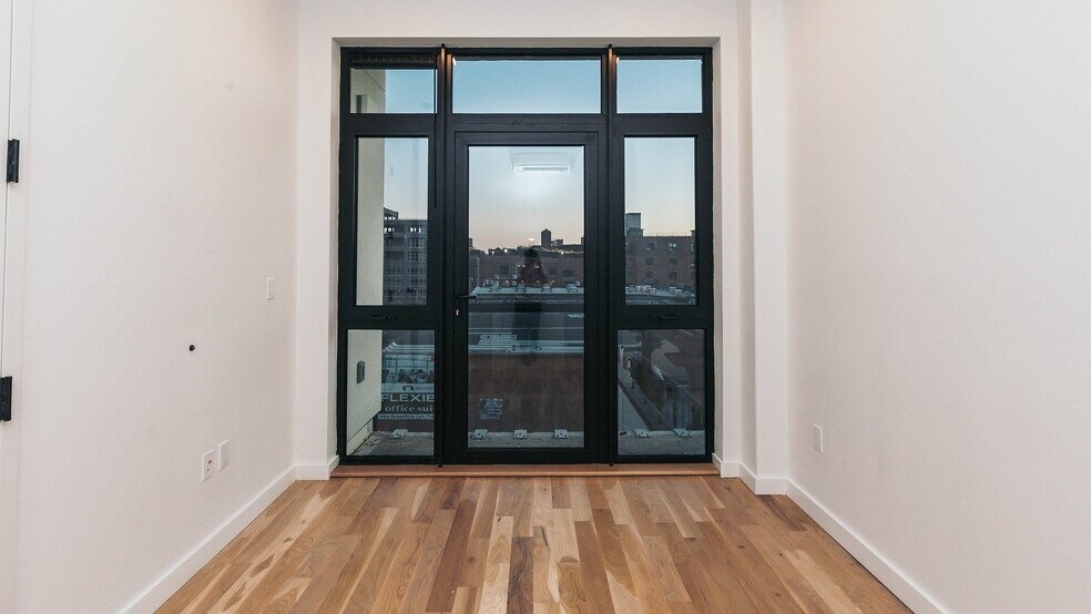 Building Photo - 44 Kent St