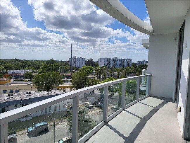 Building Photo - 13800 Highland Dr