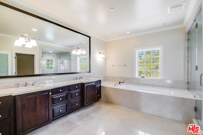 Building Photo - 17390 Tramonto Dr