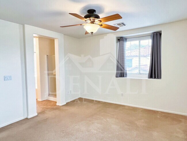 Building Photo - 113 E Palomino Dr