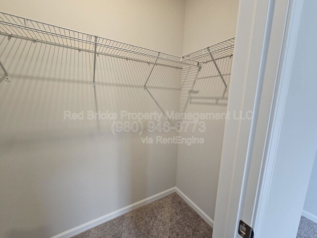 Building Photo - 7828 Nelson Rd