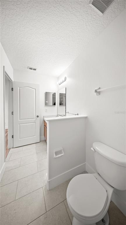Building Photo - 12649 Somerset Oaks St