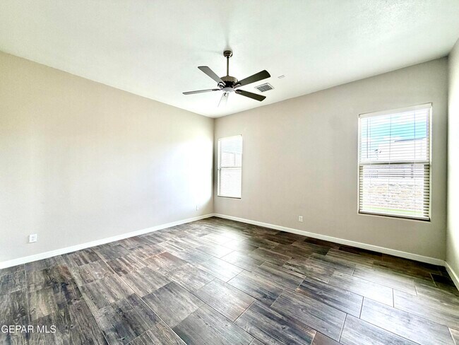 Building Photo - 12878 Clevedon St