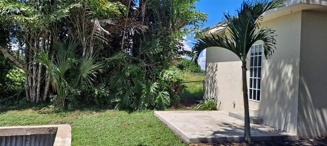 Building Photo - 1118 US-441