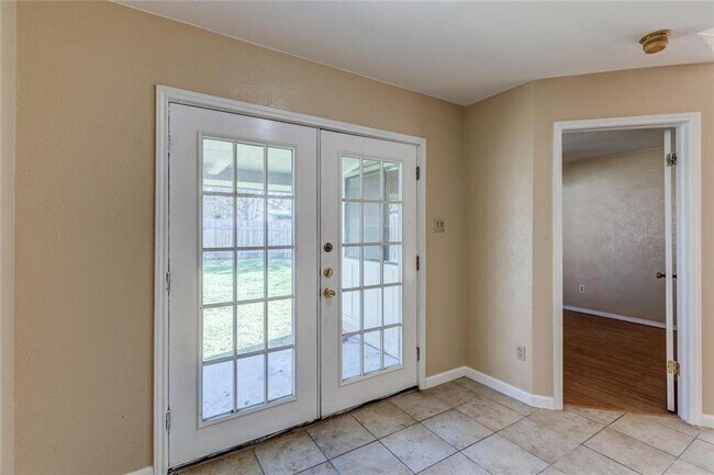 Building Photo - 12329 Tomanet Trail