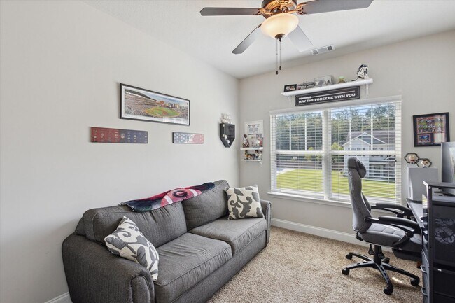 Building Photo - Spacious 4BR Home with Screened Porch & Fenced Yard in Effingham