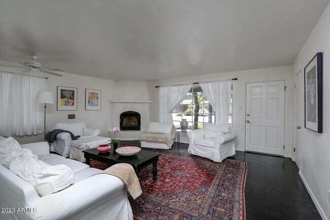 Building Photo - 1428 S Oakley Pl