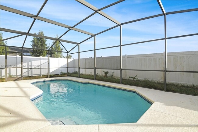 Building Photo - 915 Knollwood Dr