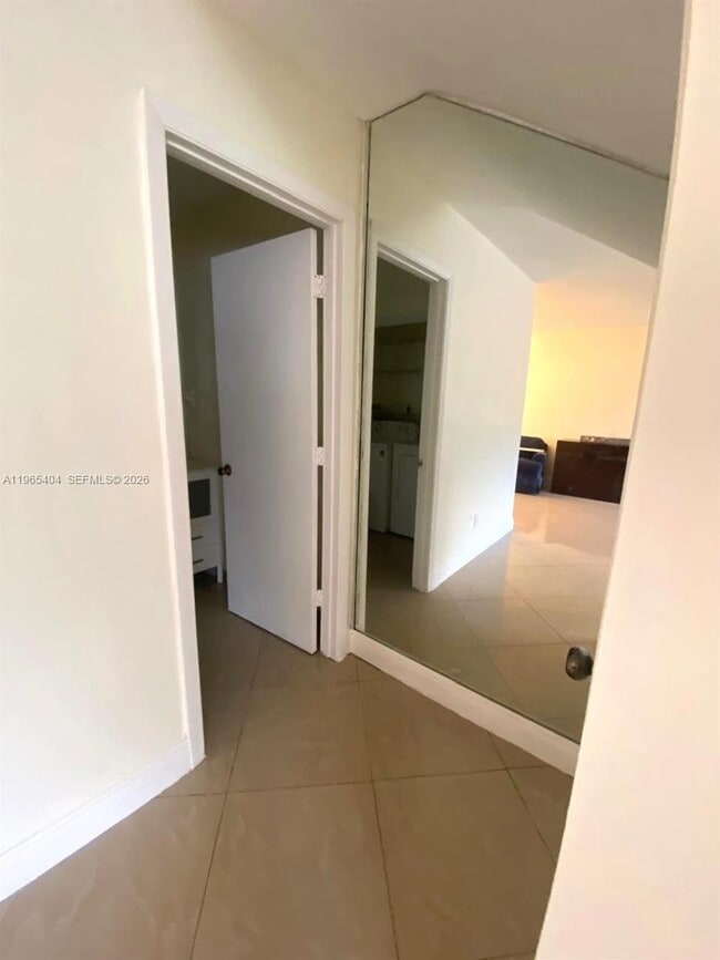 Building Photo - 4601 Pier Dr