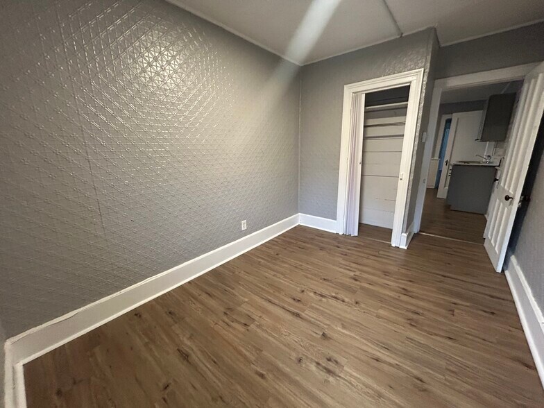 Building Photo - 24 4th St