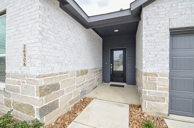 Building Photo - 26506 Coast Redwood Dr