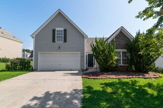 Building Photo - Spacious 4BR/3BA Home Near Downtown Durham | Deposit-Free Living | 1st-Floor Bedrooms