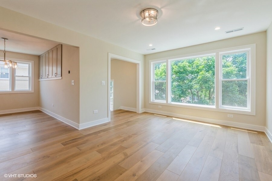 Building Photo - 7026 W Diversey Ave