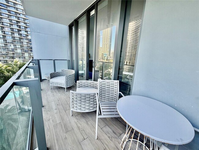 Building Photo - 88 SW 7th St