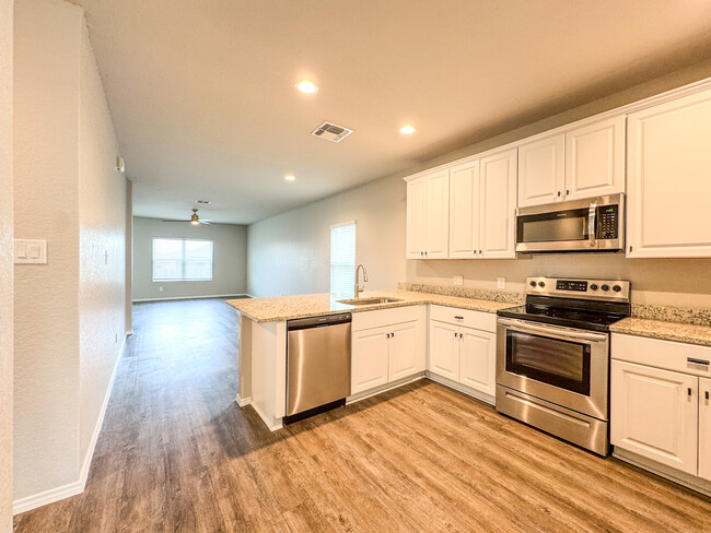 Building Photo - 13019 Heathers Elm