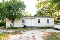Building Photo - 332 E Glenn Ave