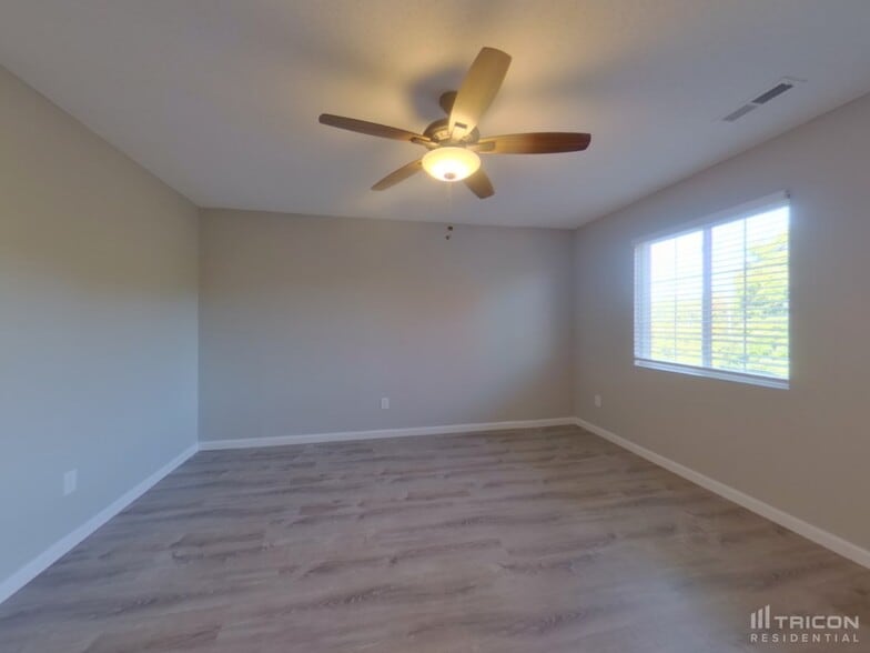 Building Photo - 3733 Eskdale Dr
