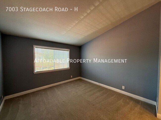 Building Photo - 7003 Stagecoach Rd