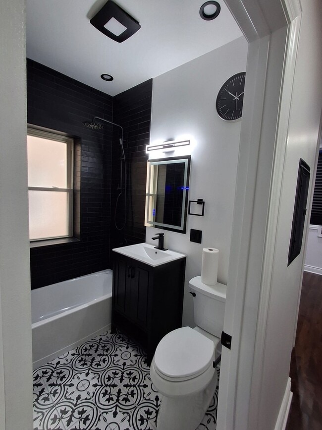 Building Photo - 7939 S Justine St