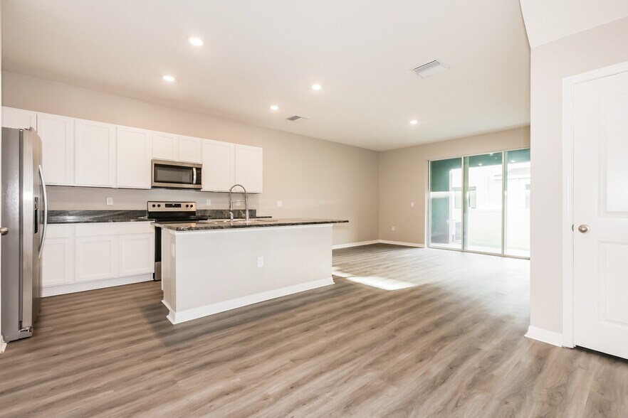 Building Photo - 2894 Peony Pr Ln